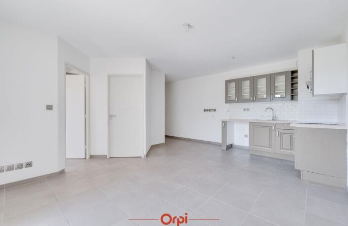 Appartement T2 avec terrasse et parking — photo 2