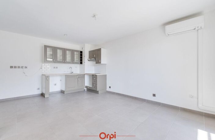 Appartement T2 avec terrasse et parking — photo 3