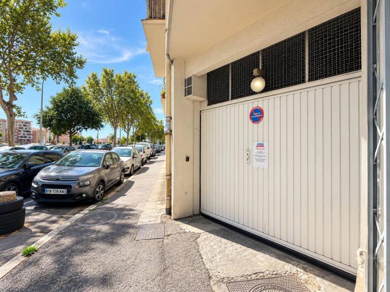 Nice Est / Av. Maréchal Lyautey, garage en sous-sol, facile d'accès, faibles charges — photo 1