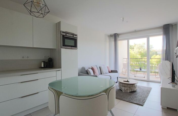 À Vendre - T2 de 37'84m² avec terrasse et garage en sous-sol - Cabot — photo 2