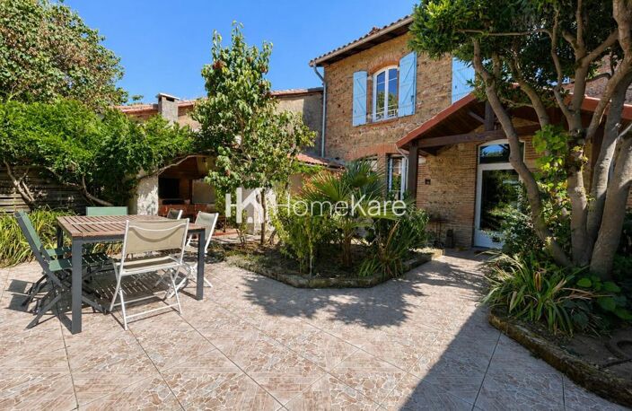 MAISON DE CARACTÈRE AU COEUR DU VILLAGE ! — photo 2