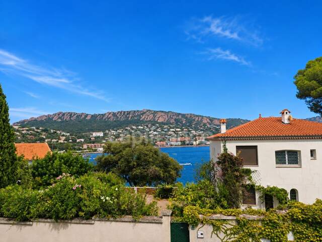 Appartement à vendre 5 pièces AGAY (83), magnifique vue mer !! — photo du bien