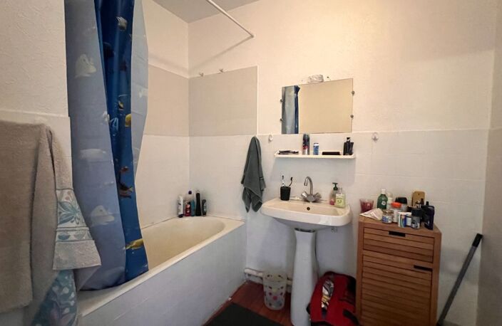Dpt Finistère (29), A vendre QUIMPER Ouest, Appartement dernier étage de type 2 de 49 m² habitable avec  balcon - Cave — photo 4