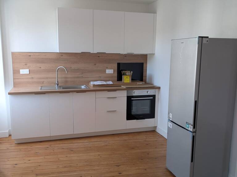 Appartement remis à neuf à louer 2 pièces dont 1 chambre.  47 m²  FONTENAY LE COMTE (85) — photo 1