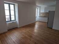 Appartement remis à neuf à louer 2 pièces dont 1 chambre.  47 m²  FONTENAY LE COMTE (85) — photo 2
