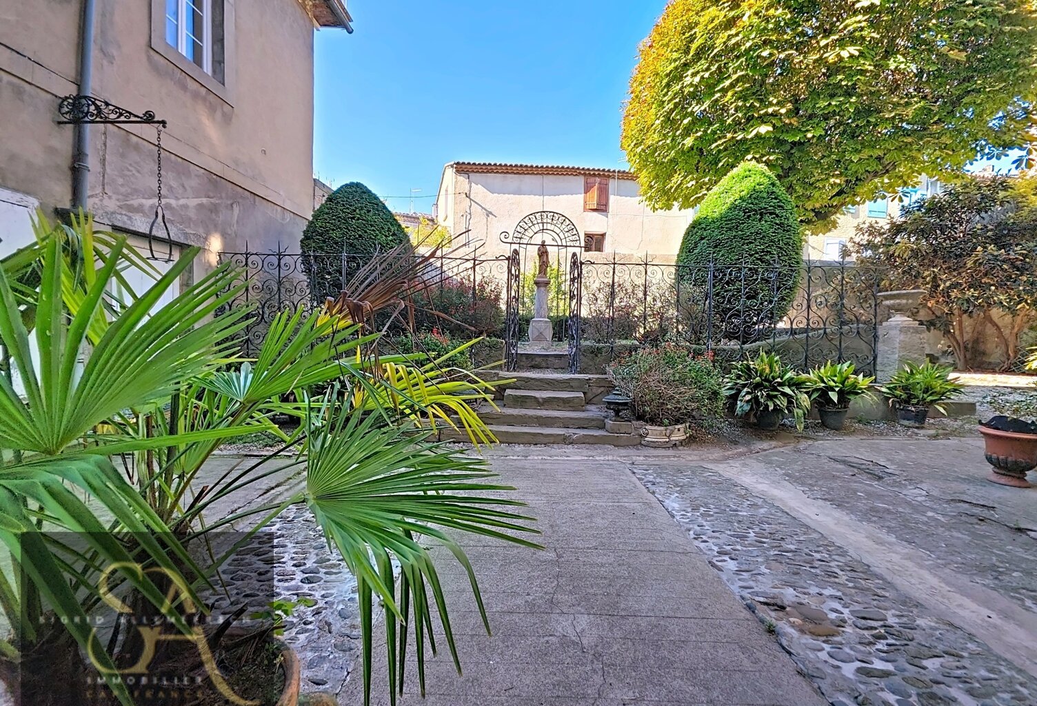 Immeuble à rénover – Fort potentiel en centre-ville de Limoux — photo 1