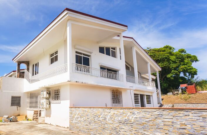 Villa de 391,6 m² sur un terrain de 5 301 m² — photo 2