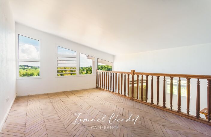 Villa de 391,6 m² sur un terrain de 5 301 m² — photo 5