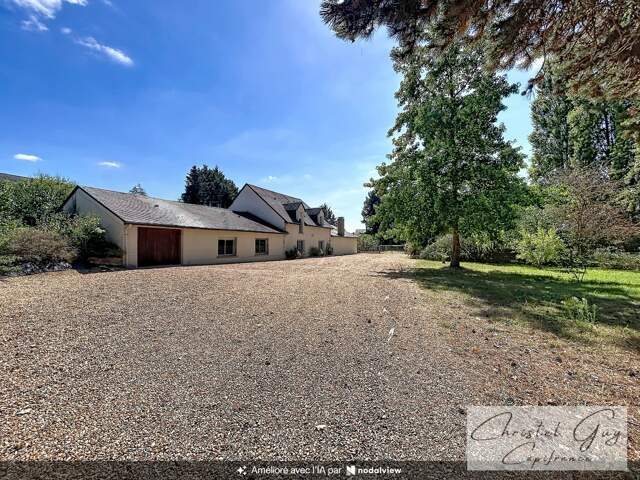 Vaas (72500) Maison sans vis à vis de 194m² sur 6500 m² de terrain, étang, garage, annexe aménageable — photo du bien