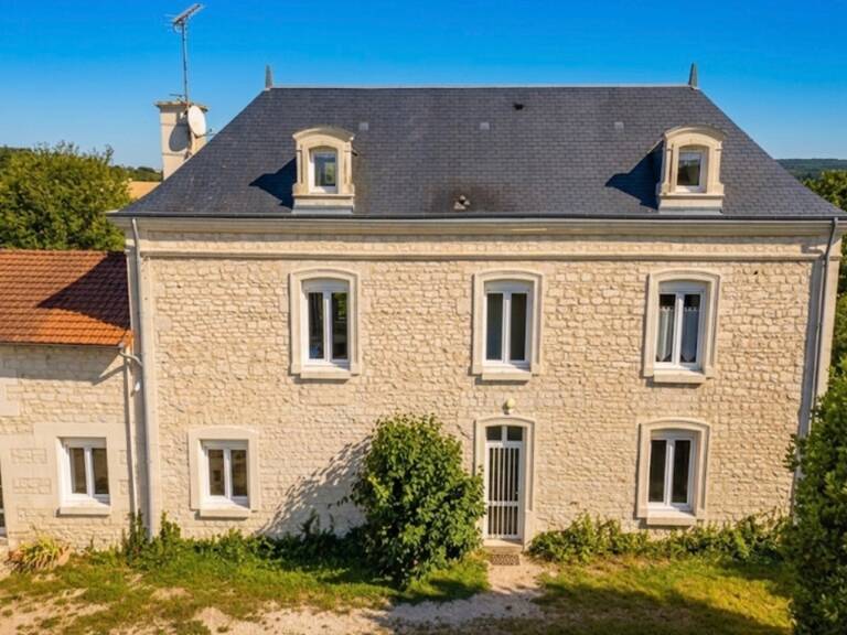 Maison de Maître + Piscine + Grange de 100 m² | 7 000 m² de terrain | Sans voisinage — photo 1