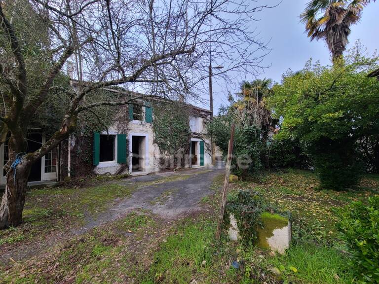 Maison à rénover avec dépendances NACHAMPS (17) — photo 1