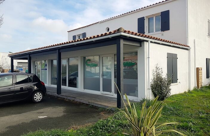 Dpt Charente Maritime (17), A Louer ST-PIERRE D'OLERON idéalement située en cœur de ZAE Local commercial de 48m² — photo 5