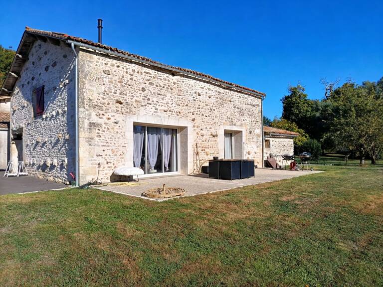 Maison à vendre 6 pièces NANTEUIL (79) — photo 1