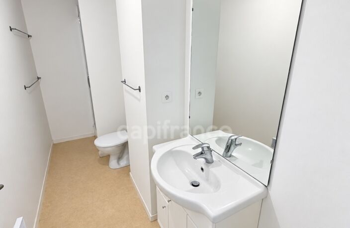 Appartement à vendre 2 pièces CARHAIX PLOUGUER (29) — photo 4