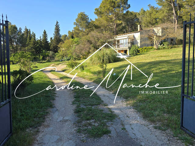Maison T4 de 85m² à rénover sur terrain de 5000m² en zone naturelle – Ventabren — photo du bien