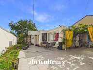 Maison familiale de plain pied - 5 chambres - 134 m²  - avec jardin, terrasse et 3 stationnements — Bezons — photo 4