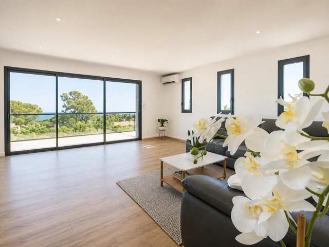 Villa 6 pièces de 177 m² à Saint-Aygulf — photo du bien