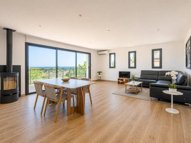 Villa 6 pièces de 177 m² à Saint-Aygulf — photo 1