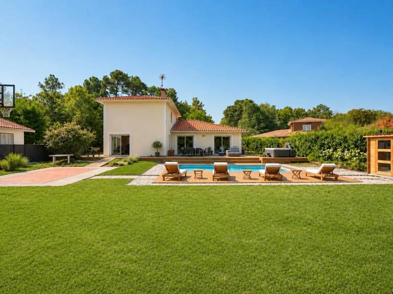 Maison familiale + dépendance à Saint-Selve — photo 1