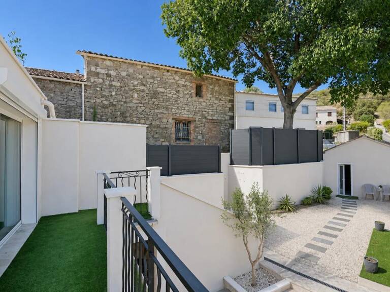 Maison de 5 pièces de 104 m² à Saint-Julien-les-Rosiers — photo 1