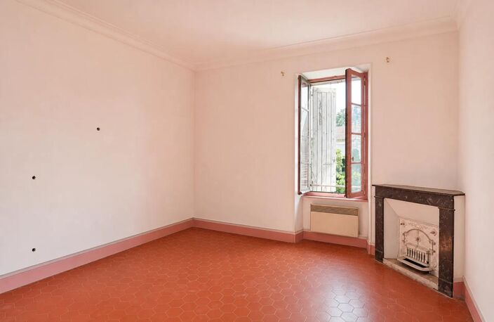 Immeuble de 4 lots de 253 m² situé près de Saint-Martin-de-Valgalgues — photo 2