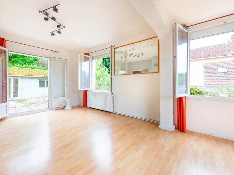 Maison de 4 pièces de 83,21 m² à Mours avec travaux — photo 1