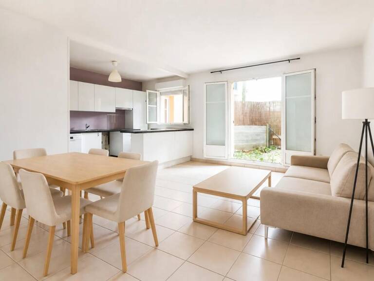 Appartement 2 pièces de 45 m² en rez de jardin à Plaisir — photo 1