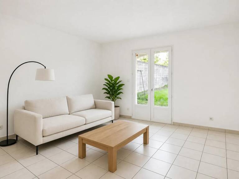 Maison lumineuse avec jardin à Saint-Julien-les-Rosiers — photo 1