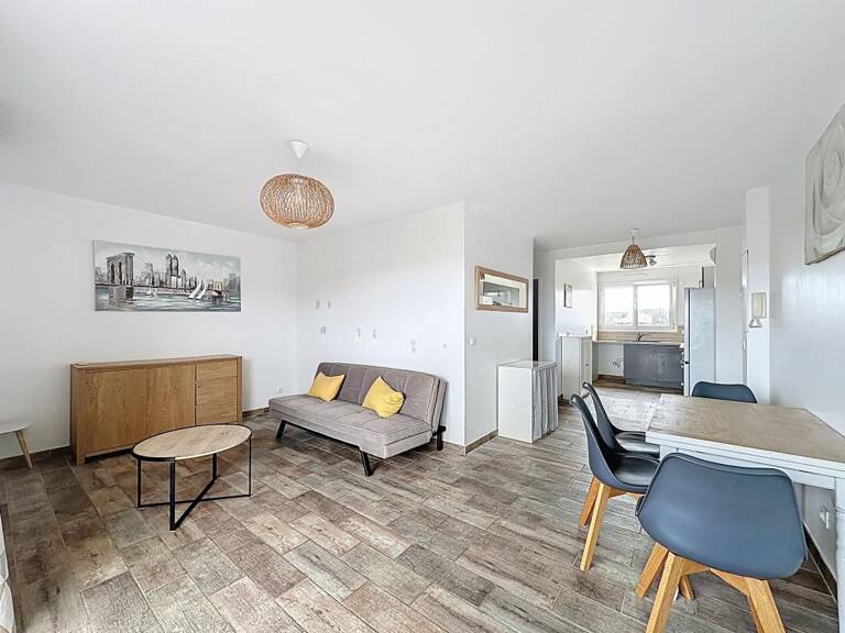 À LOUER – APPARTEMENT T3 MEUBLÉ AVEC BALCON - CAVE & GARAGE — photo 1