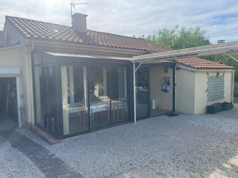 LES SABLETTES VILLA T4 DE PLAIN PIED AVEC GARAGE PUITS ATELIER ET DEPENDANCES SUR PARCELLE DE 616M² — photo 1
