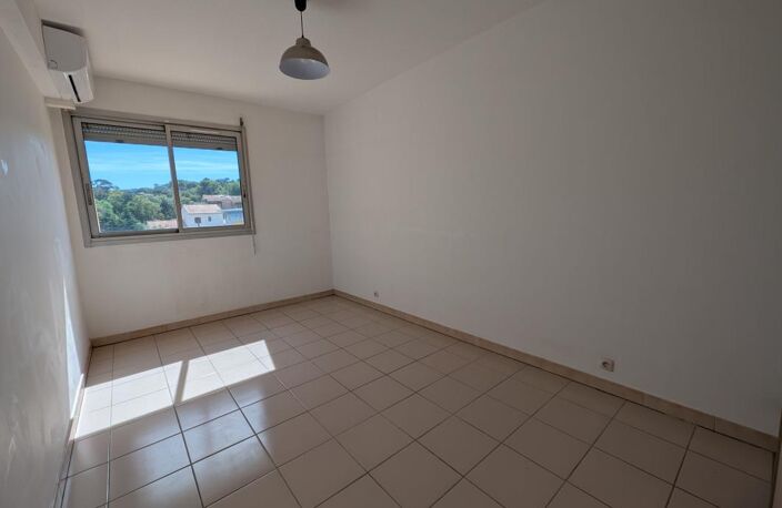 Appartement À Vendre Toulon La Serinette — photo 3