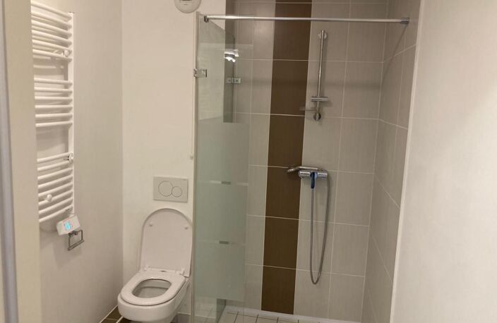 Appartement À Louer — photo 2