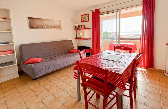 Appartement À Vendre — photo 2