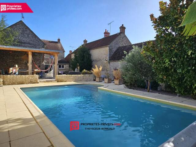 Belle propriété en pierre avec deux habitations et piscine chauffée — photo du bien