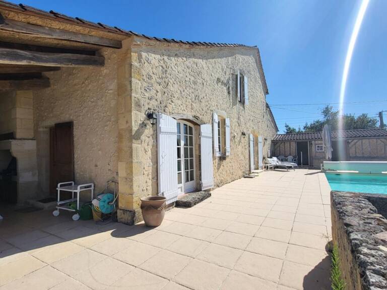 24610 Maison  en pierres dans un hameau .8 pièces . parcelle de 584 m² plus terrain de 1939 m2 — photo 1