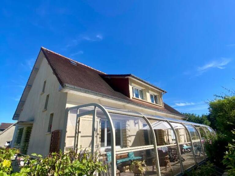 Hubert-Folie Maison familiale de 187 m² avec sous-sol complet et grand terrain — photo 1