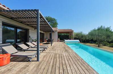 Villa contemporaine avec vue sur la campagne — photo du bien