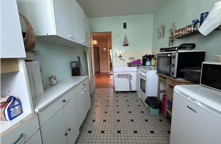 POITIERS  TOUFFENET - APPARTEMENT T2 DE 63,91 m² AVEC LOCATAIRE EN PLACE - CAVE + PARKING — photo 3