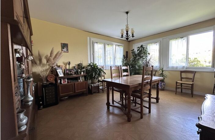 POITIERS  TOUFFENET - APPARTEMENT T2 DE 63,91 m² AVEC LOCATAIRE EN PLACE - CAVE + PARKING — photo 4