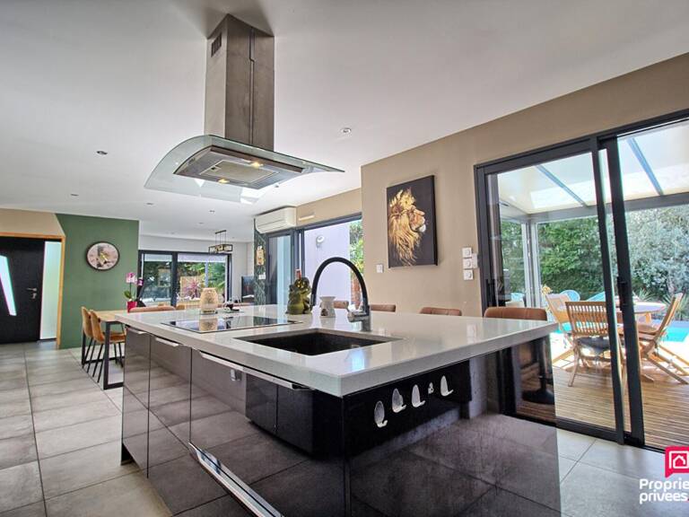 Maison Loire Authion contemporaine 8 pièces 220 m2 piscine — photo 1