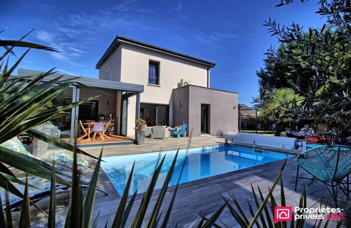 Maison Loire Authion contemporaine 8 pièces 220 m2 piscine — photo 2