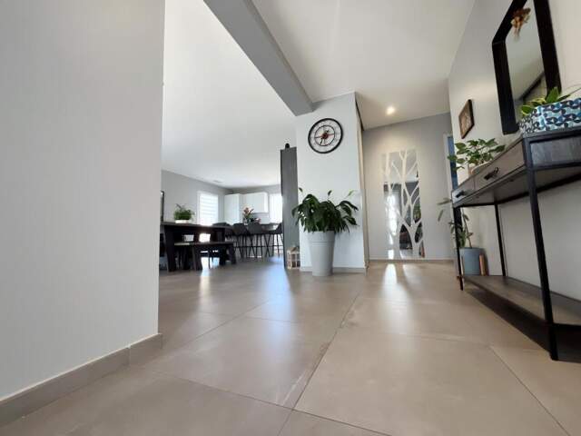 Magnifique maison de 118 m² en R+1 sur un terrain de 435 m²  en 3 faces piscinable et sans vis-à-vis — photo du bien