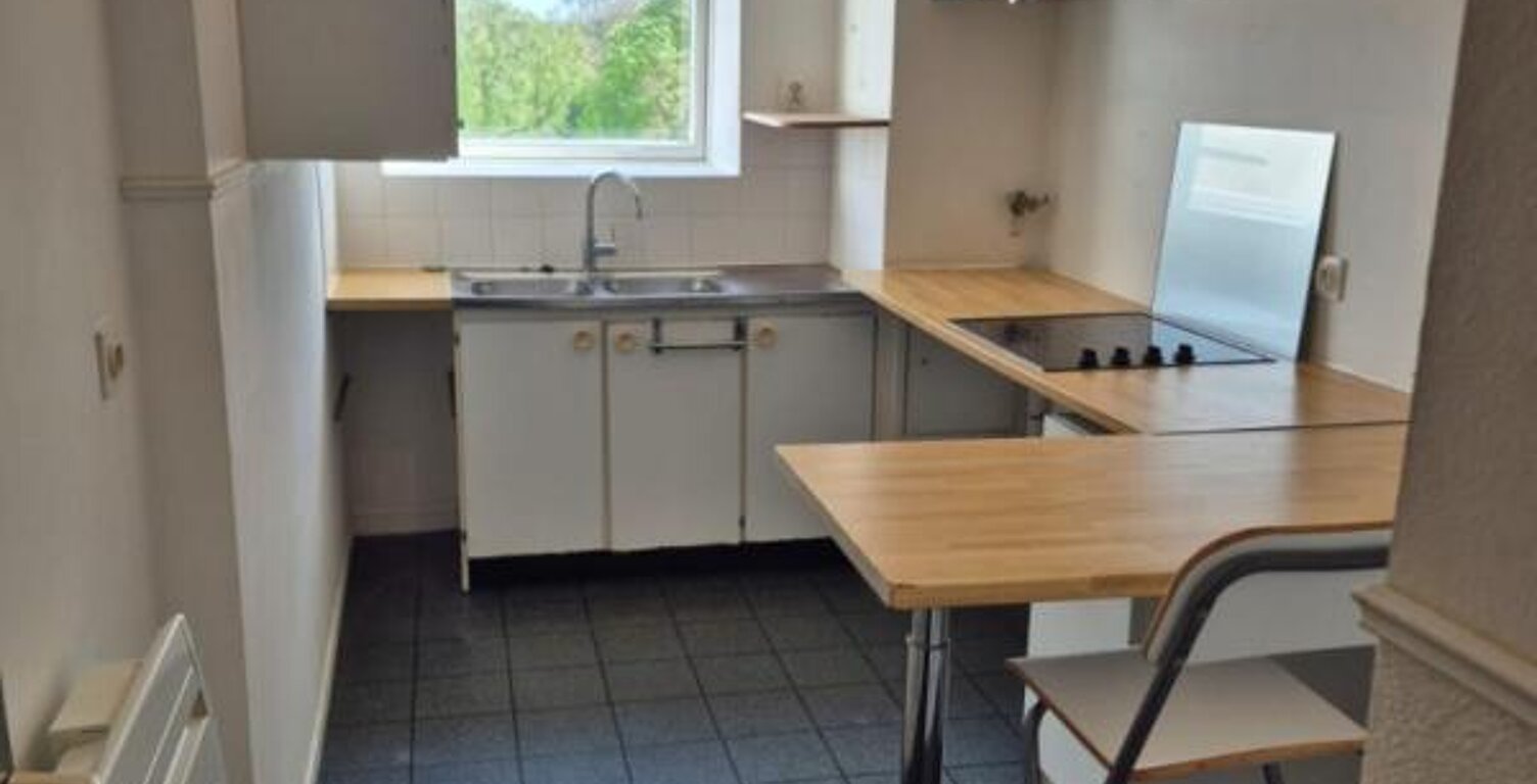 VILLEPREUX A VENDRE APPARTEMENT T2 46.53 M2 AVEC BALCON — photo 1
