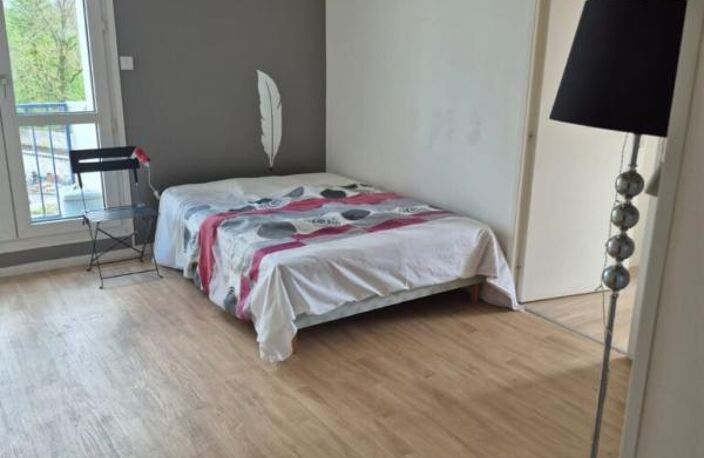VILLEPREUX A VENDRE APPARTEMENT T2 46.53 M2 AVEC BALCON — photo 3