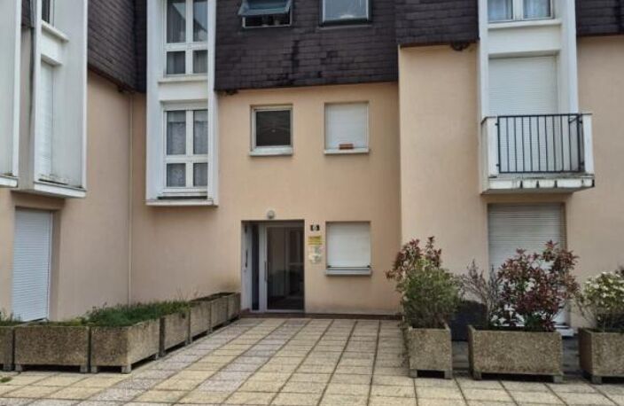 VILLEPREUX A VENDRE APPARTEMENT T2 46.53 M2 AVEC BALCON — photo 5