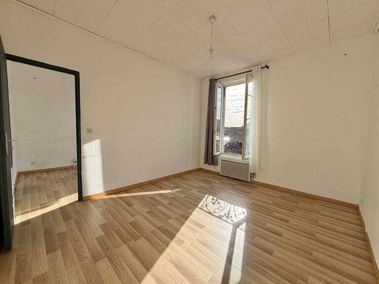 F2 de 33m²  Stade de France — photo 1