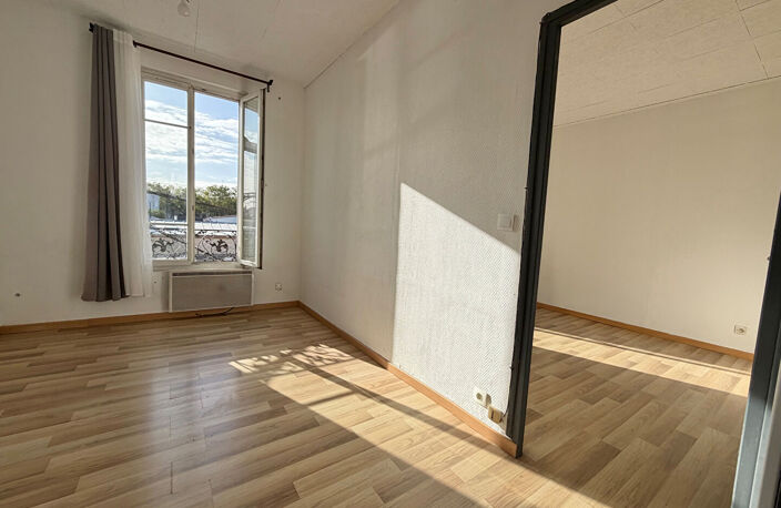 F2 de 33m²  Stade de France — photo 3