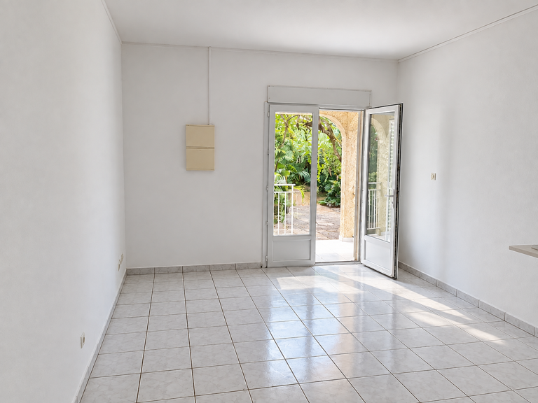 A LOUER T2 SAINT-PIERRE — photo 1