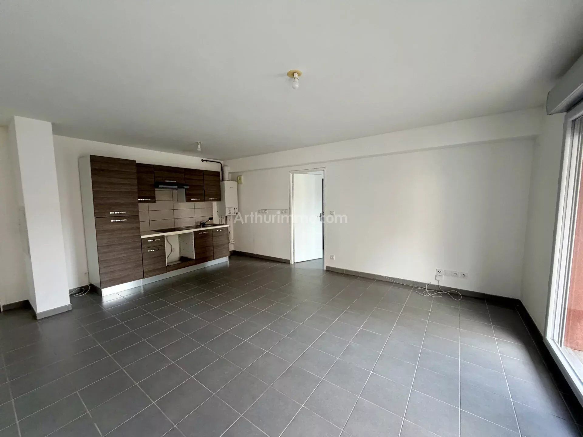 Appartement 2 pièces 46 m² · à Port-Saint-Louis-du-Rhône · 46 m² · 650 €/mois