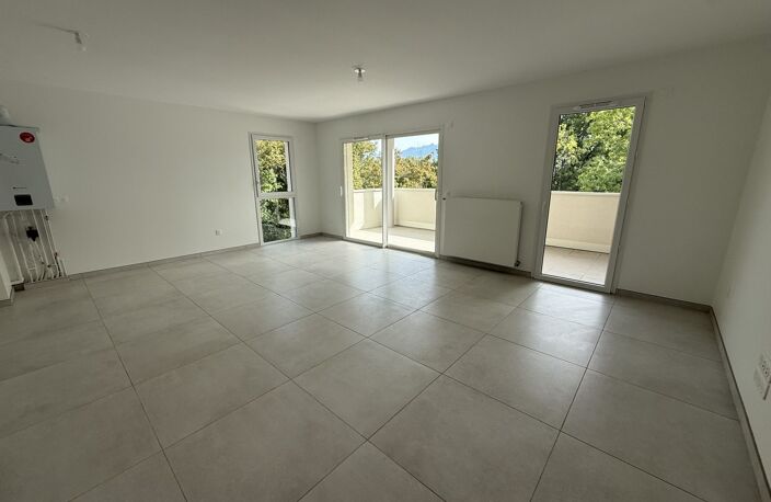Appartement T4 au 1er étage de 83,20 m² avec terrasse — photo 3
